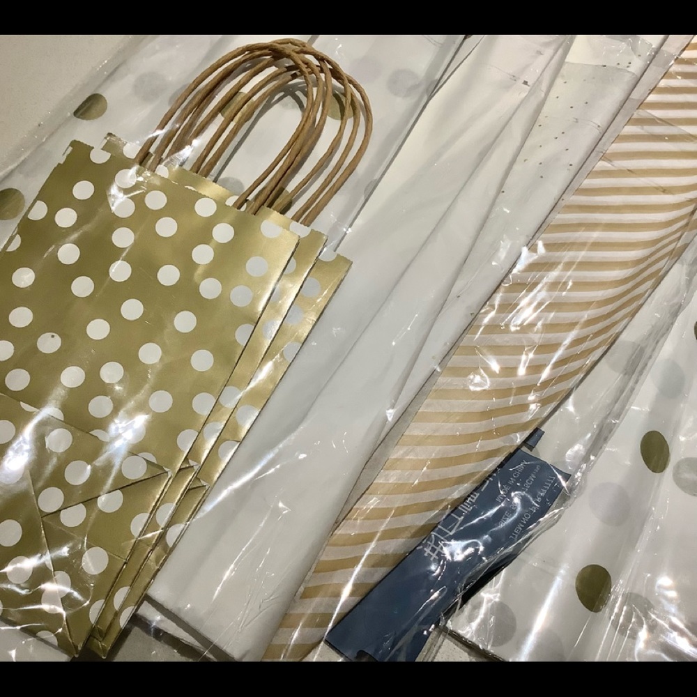 Wrapping paper 1.2 lb and 3 gift bags